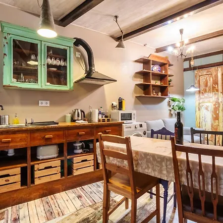 Unique Stylish House In Beautiful Graca דירה ליסבון