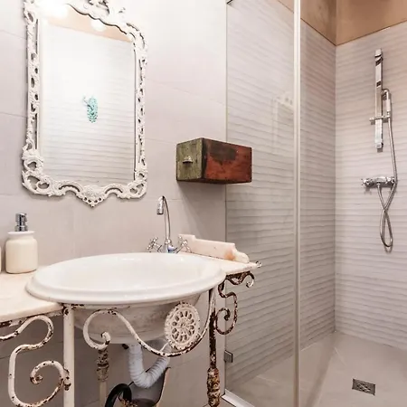 Апартаменти Unique Stylish House In Beautiful Graca *